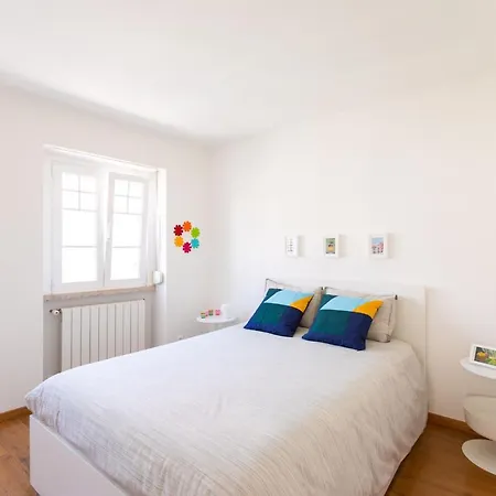 Ambassador River Shower Apartment